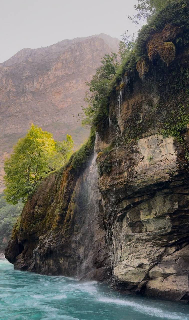 Водопады и бирюзовая вода Сулакского каньона